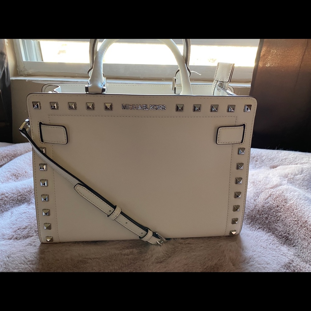 LIKE BRAND NEW WHITE MICHAEL KORS PURSE/CROSSBODY